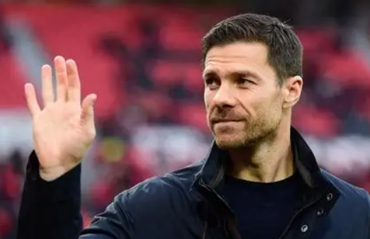 皇馬主帥哈維-阿隆索賽前談國家德比：聚焦比賽，蓄勢(shì)待發(fā)