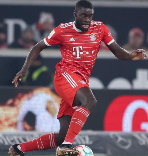 拜仁高層埃貝爾談?dòng)谂撩房ㄖZ續(xù)約：決心、目標(biāo)與進(jìn)程