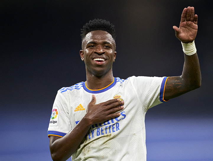 皇馬大勝瓦倫西亞：維尼修斯里程碑之戰(zhàn)，躋身隊(duì)史巴西球員出場(chǎng)三